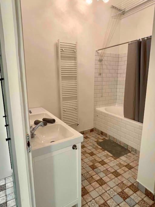 Knezits Spacious Ac Terrace Free Parking บูดาเปสต์ ภายนอก รูปภาพ