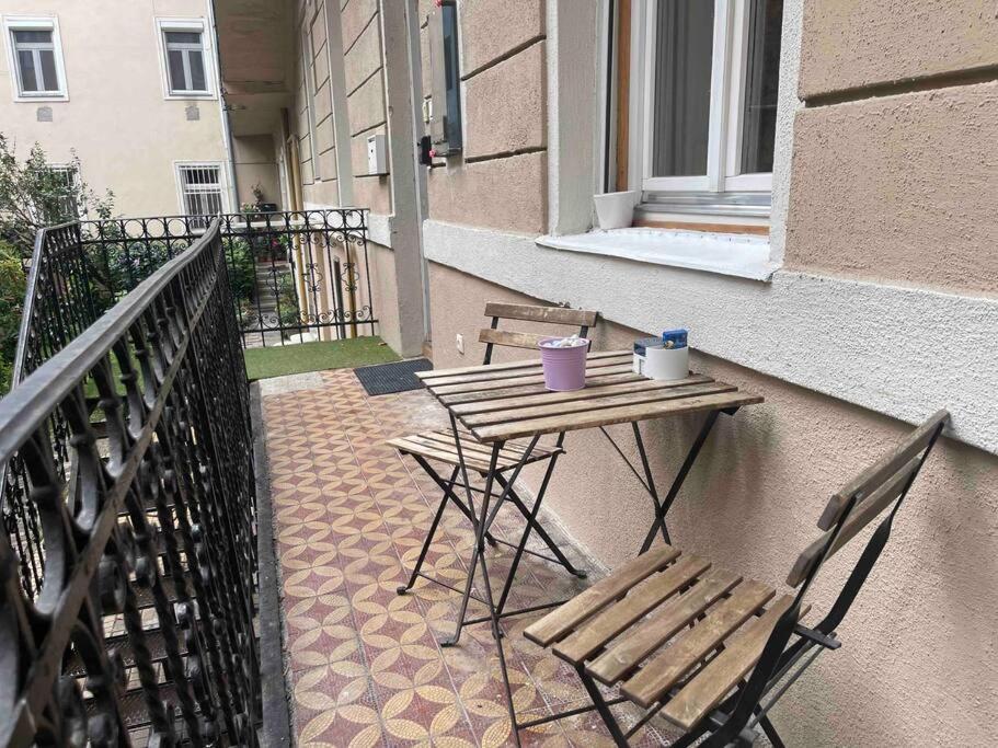 Knezits Spacious Ac Terrace Free Parking บูดาเปสต์ ภายนอก รูปภาพ