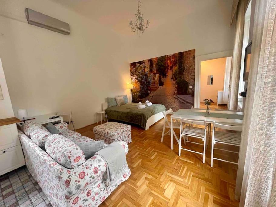 Knezits Spacious Ac Terrace Free Parking บูดาเปสต์ ภายนอก รูปภาพ